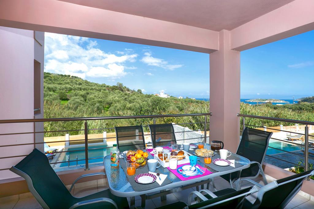 Cyan Icons Villas Kalyves Chania Rum bild